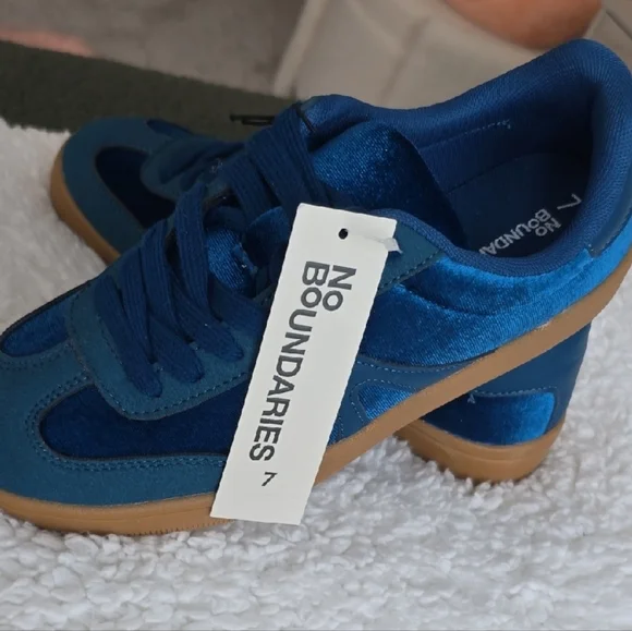 No Boundaries Teal and Brown Sneakers - Picture 7 of 7